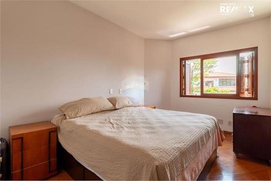Casa à venda com 4 quartos, 452m² em Morada dos Pinheiros (Aldeia da Serra), Barueri