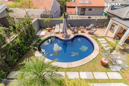 Casa à venda com 4 quartos, 452m² em Morada dos Pinheiros (Aldeia da Serra), Barueri