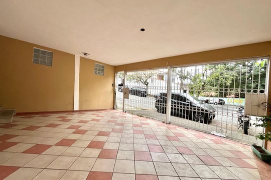 Garagem de casa à venda com 3 quartos, 157m² em Parque Jabaquara, São Paulo
