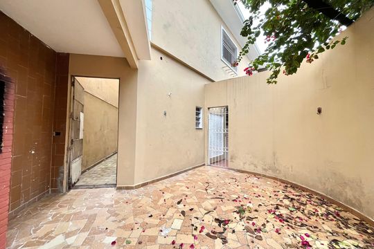Quintal de casa à venda com 3 quartos, 157m² em Parque Jabaquara, São Paulo