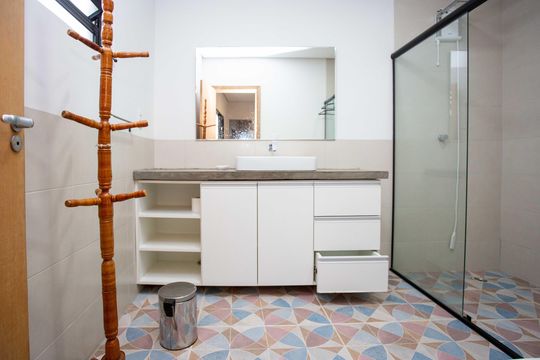Banheiro da Suíte de casa à venda com 3 quartos, 300m² em Centro, Diadema