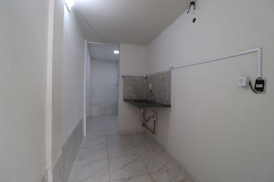 Área de Serviço de casa para alugar com 8 quartos, 150m² em Jardim Karaíba, Uberlândia