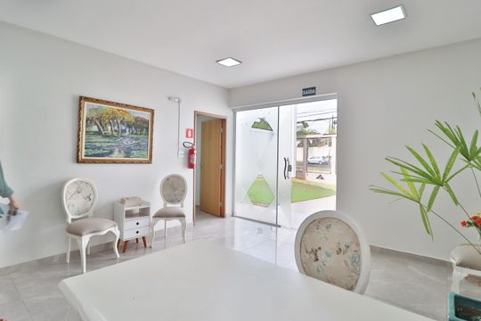 Sala de casa para alugar com 8 quartos, 150m² em Jardim Karaíba, Uberlândia