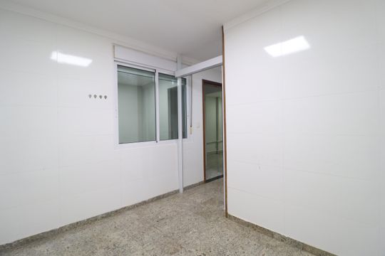 Quarto 6 de casa para alugar com 8 quartos, 150m² em Jardim Karaíba, Uberlândia