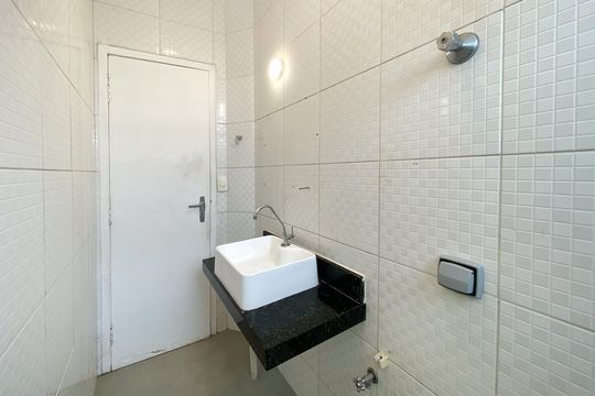 Banheiro de apartamento à venda com 3 quartos, 85m² em Padre Eustáquio, Belo Horizonte