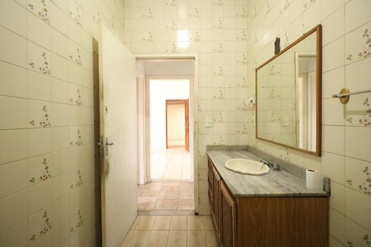 Banheiro social de casa para alugar com 4 quartos, 384m² em Barcelona, São Caetano do Sul