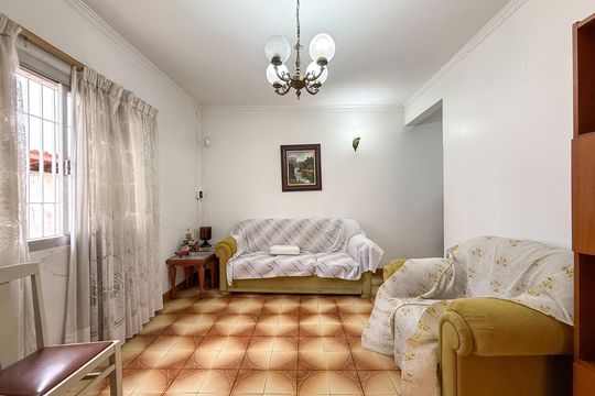 Sala de casa à venda com 2 quartos, 170m² em Vila Moinho Velho, São Paulo