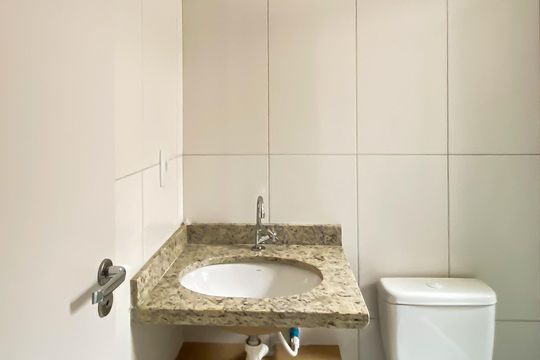 Banheiro de apartamento para alugar com 1 quarto, 25m² em Vila Sao Geraldo, São Paulo