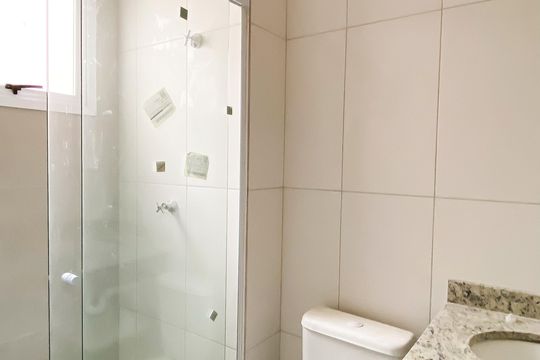Banheiro  de apartamento para alugar com 1 quarto, 30m² em Vila Sao Geraldo, São Paulo