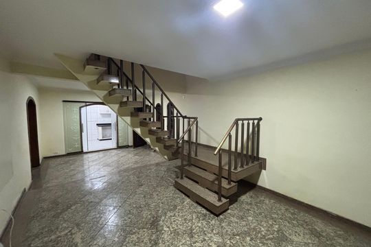 Casa à venda com 3 quartos, 369m² em Vila Rio Branco, São Paulo