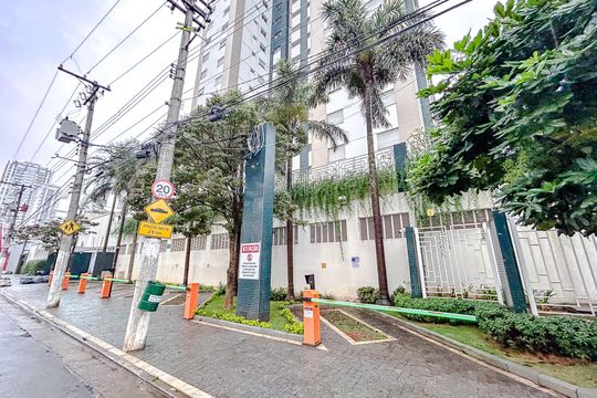 Fachada com Plaquinha de apartamento à venda com 3 quartos, 220m² em Tatuapé, São Paulo