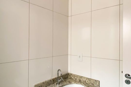 Banheiro de apartamento para alugar com 1 quarto, 25m² em Vila Sao Geraldo, São Paulo