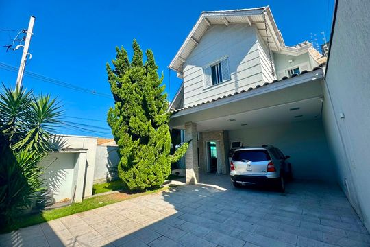 Garagem de casa à venda com 3 quartos, 360m² em Parque Assuncao, Taboão da Serra