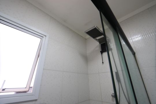 Banheiro da Suíte 1 de casa de condomínio à venda com 2 quartos, 61m² em Vila Ema, São Paulo