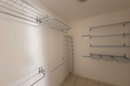 Suíte 1 - Closet de casa de condomínio para alugar com 4 quartos, 300m² em Vargem Pequena, Rio de Janeiro