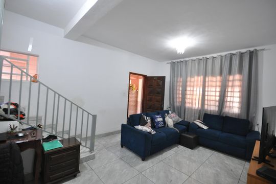 Casa à venda com 4 quartos, 320m² em Jardim Modelo, São Paulo