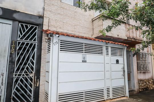 Fachada de casa à venda com 3 quartos, 56m² em Mooca, São Paulo
