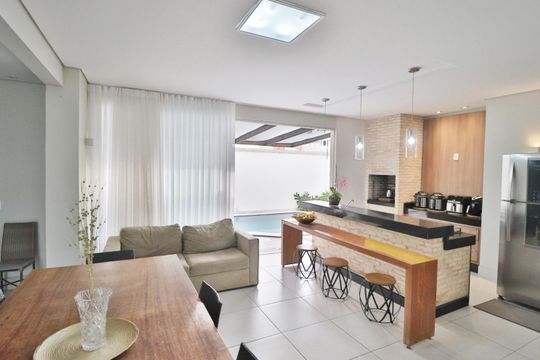 Casa de Condomínio para alugar com 3 quartos, 319m² em Jardim Inconfidência, Uberlândia