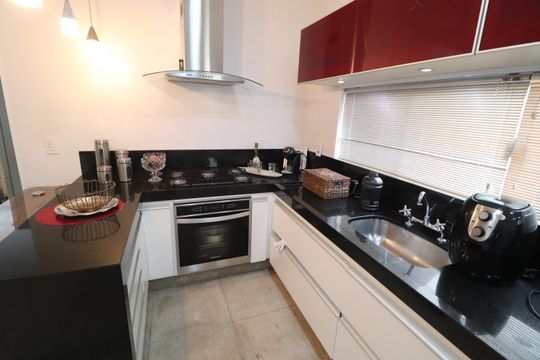 Cozinha de casa de condomínio para alugar com 3 quartos, 319m² em Jardim Inconfidência, Uberlândia