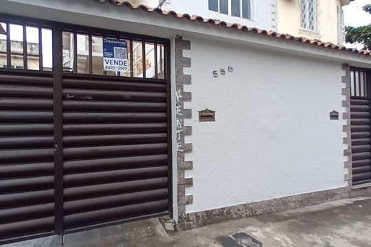 Fachada de casa à venda com 2 quartos, 77m² em Engenho de Dentro, Rio de Janeiro