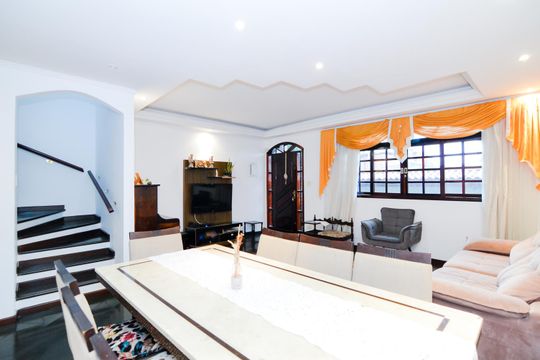 Casa à venda com 3 quartos, 250m² em Jardim Santa Beatriz, Guarulhos