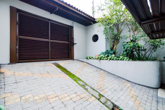 Garagem de casa à venda com 3 quartos, 250m² em Jardim Santa Beatriz, Guarulhos