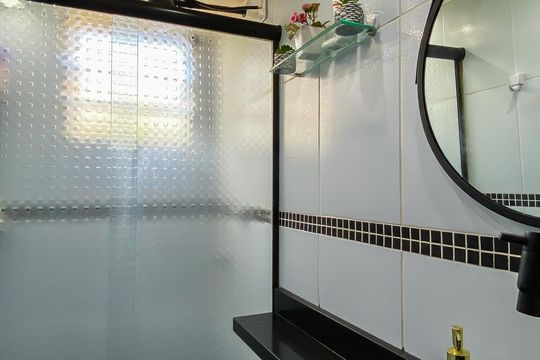 Banheiro de apartamento à venda com 2 quartos, 48m² em Vila Silvia, São Paulo