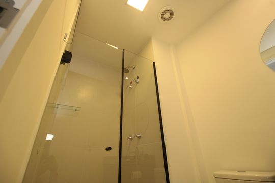Banheiro de apartamento para alugar com 1 quarto, 28m² em Liberdade, São Paulo