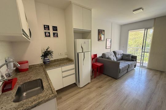 Cozinha de apartamento para alugar com 1 quarto, 46m² em Panamby, São Paulo