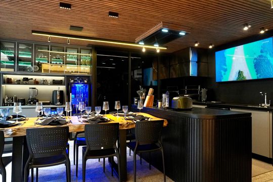 Cozinha de apartamento à venda com 2 quartos, 145m² em Lourdes, Belo Horizonte