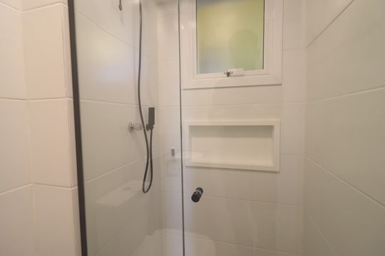 Banheiro de kitnet/studio à venda com 1 quarto, 25m² em Vila Nova, Novo Hamburgo