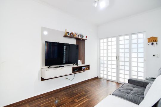 Casa para alugar com 2 quartos, 250m² em Jardim Flor da Montanha, Guarulhos