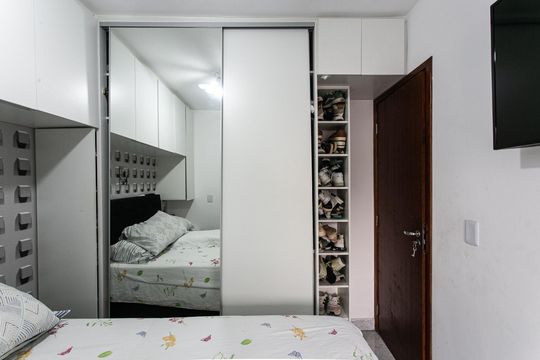 Quarto 1 de apartamento para alugar com 2 quartos, 56m² em Vila Carrão, São Paulo
