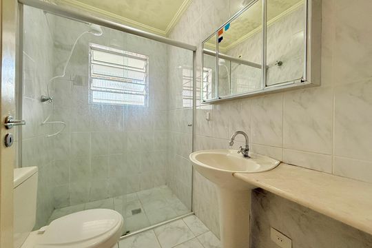 Banheiro  de casa à venda com 2 quartos, 85m² em Santo Amaro, São Paulo