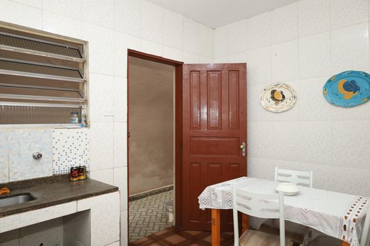 Cozinha de casa para alugar com 3 quartos, 115m² em Jardim Senice, São Paulo