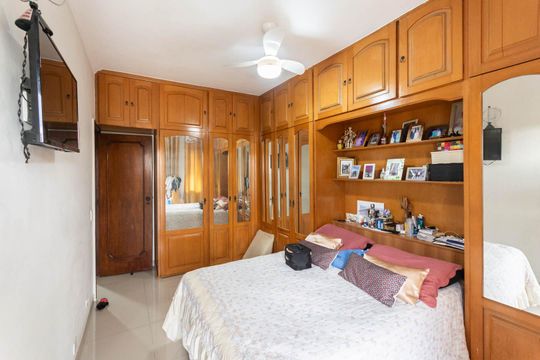 Suíte de apartamento à venda com 3 quartos, 240m² em Tijuca, Rio de Janeiro