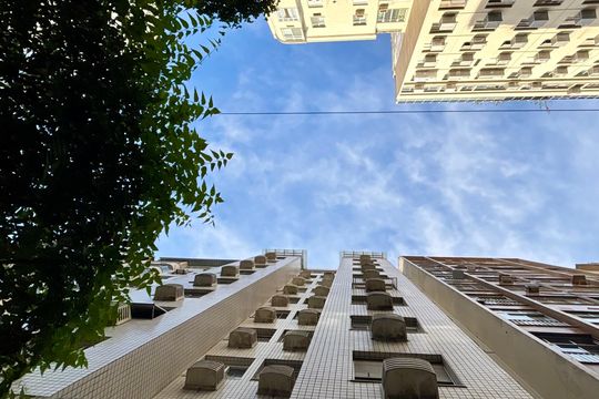 Apartamento para alugar com 3 quartos, 118m² em Leme, Rio de Janeiro