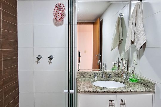 Banheiro Social de apartamento à venda com 3 quartos, 96m² em Santa Rosa, Niterói