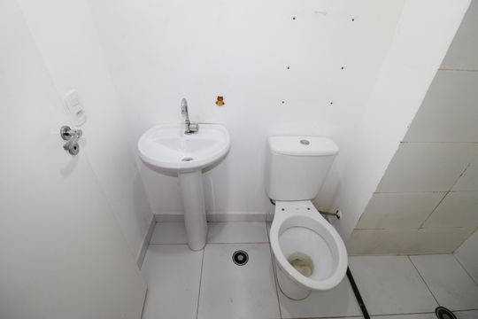 Banheiro de apartamento para alugar com 2 quartos, 30m² em Colônia (zona Leste), São Paulo