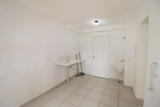 Sala - Cozinha de apartamento para alugar com 2 quartos, 30m² em Colônia (zona Leste), São Paulo