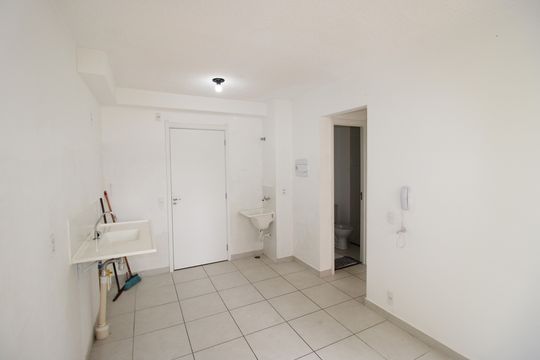 Sala - Cozinha de apartamento para alugar com 2 quartos, 30m² em Colônia (zona Leste), São Paulo
