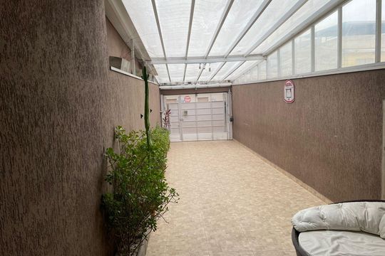 Área externa de casa à venda com 3 quartos, 170m² em Vila Invernada, São Paulo