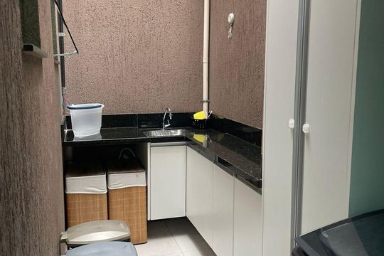 Área de serviço de casa à venda com 3 quartos, 170m² em Vila Invernada, São Paulo