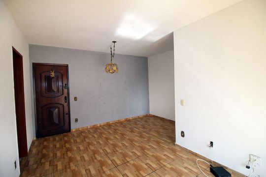 Sala de apartamento para alugar com 2 quartos, 70m² em Penha Circular, Rio de Janeiro