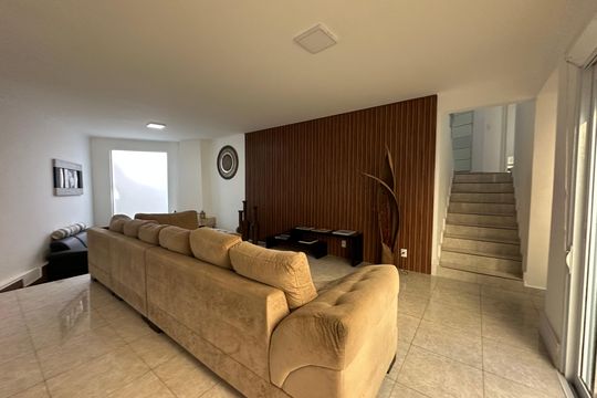 Casa de Condomínio à venda com 4 quartos, 254m² em Alphaville, Santana de Parnaíba