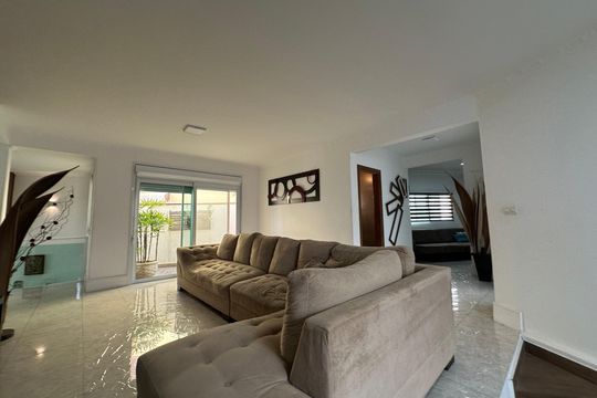 Sala de casa de condomínio à venda com 4 quartos, 254m² em Alphaville, Santana de Parnaíba