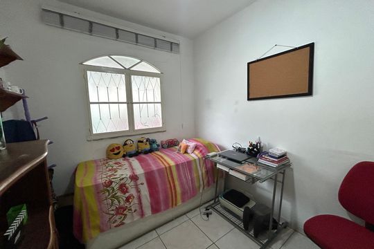 Quarto 2 de casa à venda com 3 quartos, 800m² em Engenho de Dentro, Rio de Janeiro
