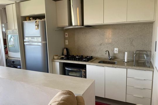 Cozinha de apartamento para alugar com 2 quartos, 62m² em Jardim do Salso, Porto Alegre