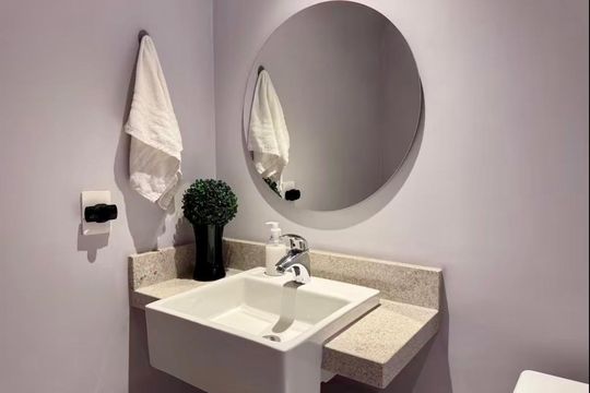 Banheiro 1 de apartamento para alugar com 2 quartos, 65m² em Praia de Belas, Porto Alegre