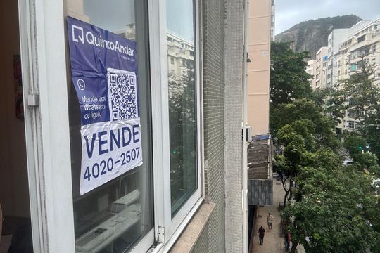 Placa de apartamento à venda com 2 quartos, 69m² em Copacabana, Rio de Janeiro